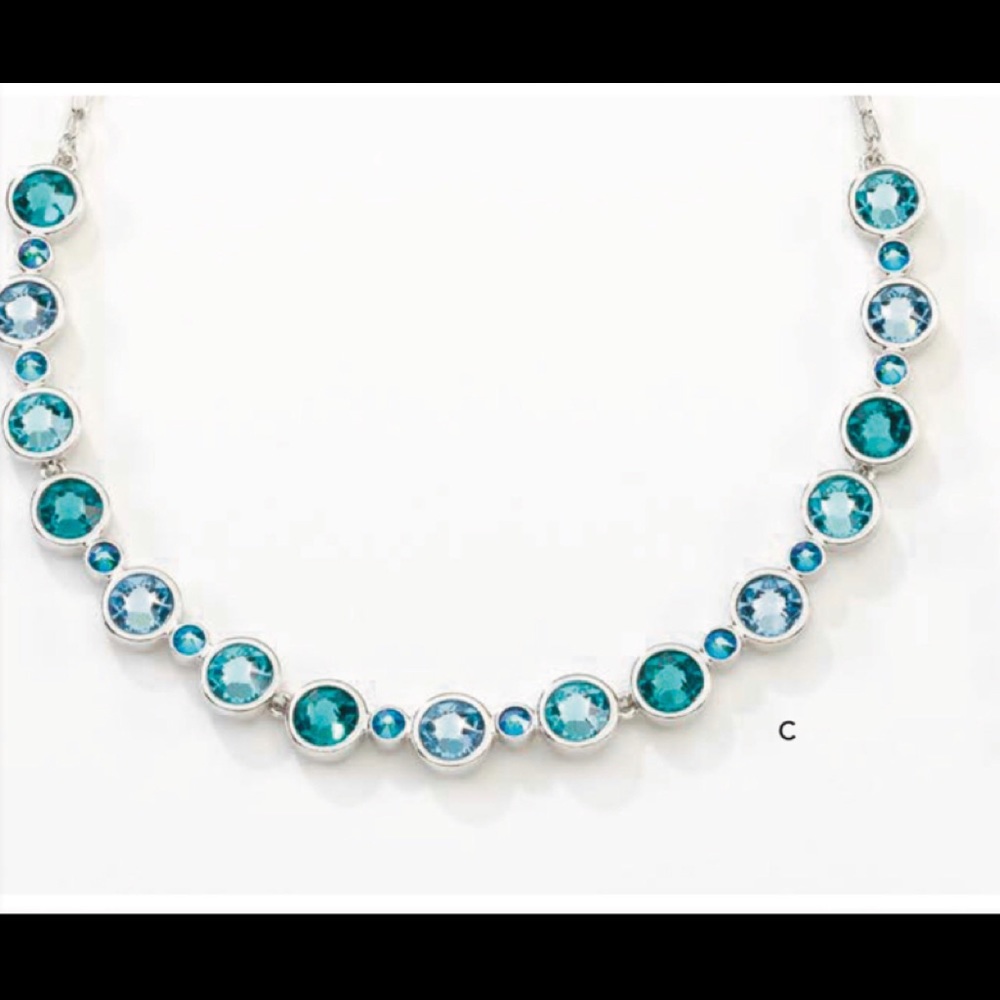 Touchstone Crystal by Swarovski GLEAMING blue tones necklace absolutely stunning